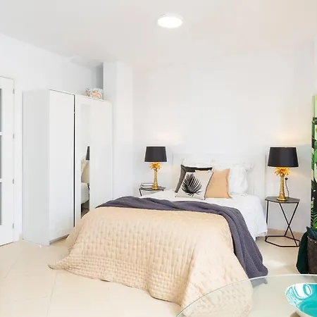 Palm Apartment *